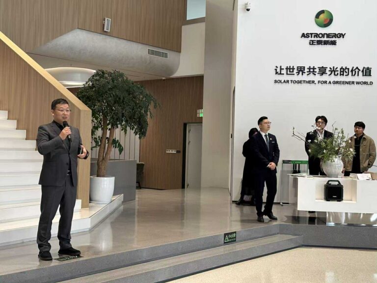 0700283a-f6fe-47cb-9abf-26ab93485e5d